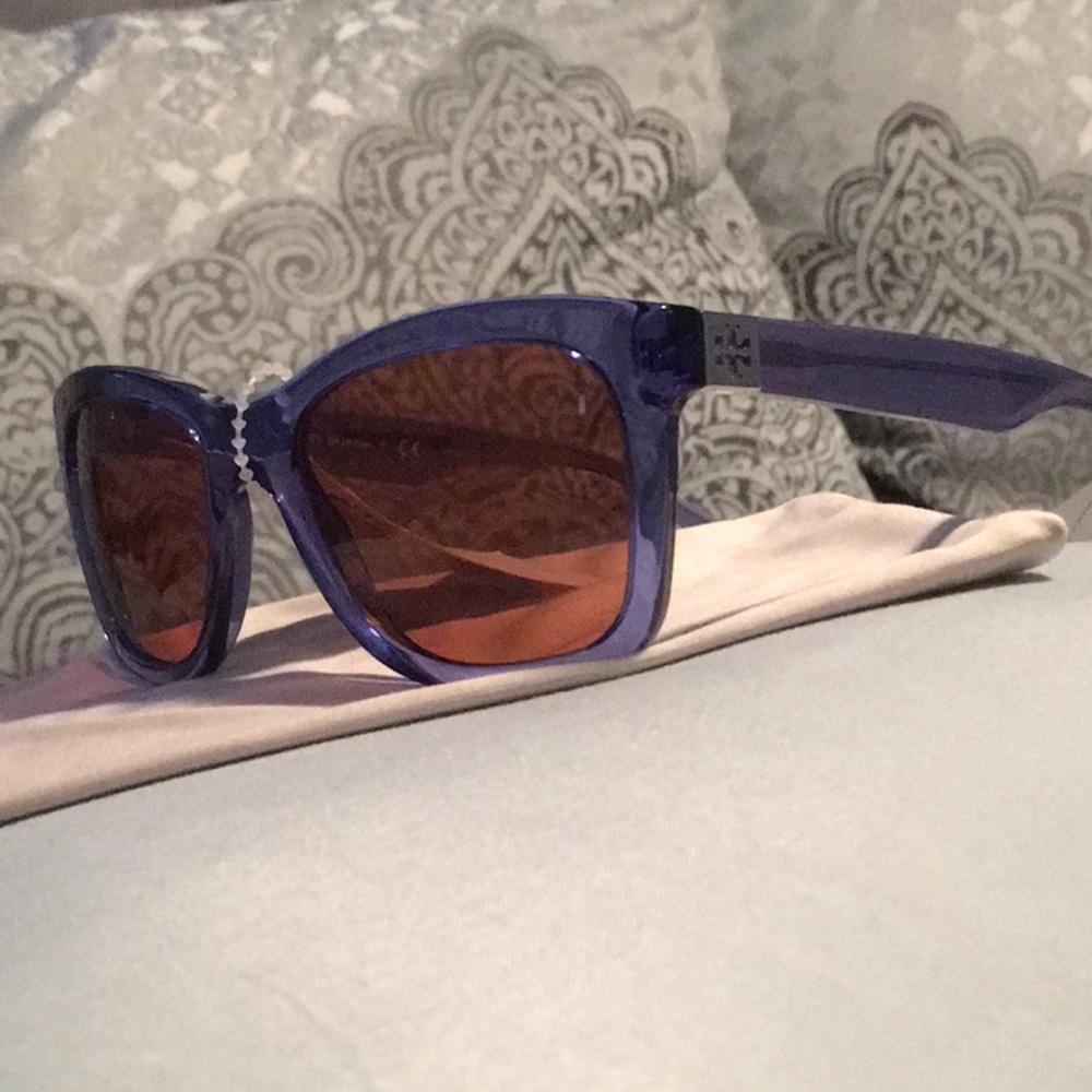 Sunglasses - Picture 4 of 4